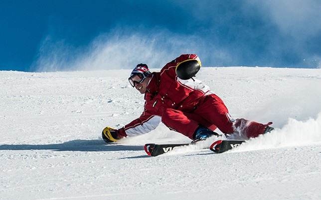 winter-sport-solo traveler