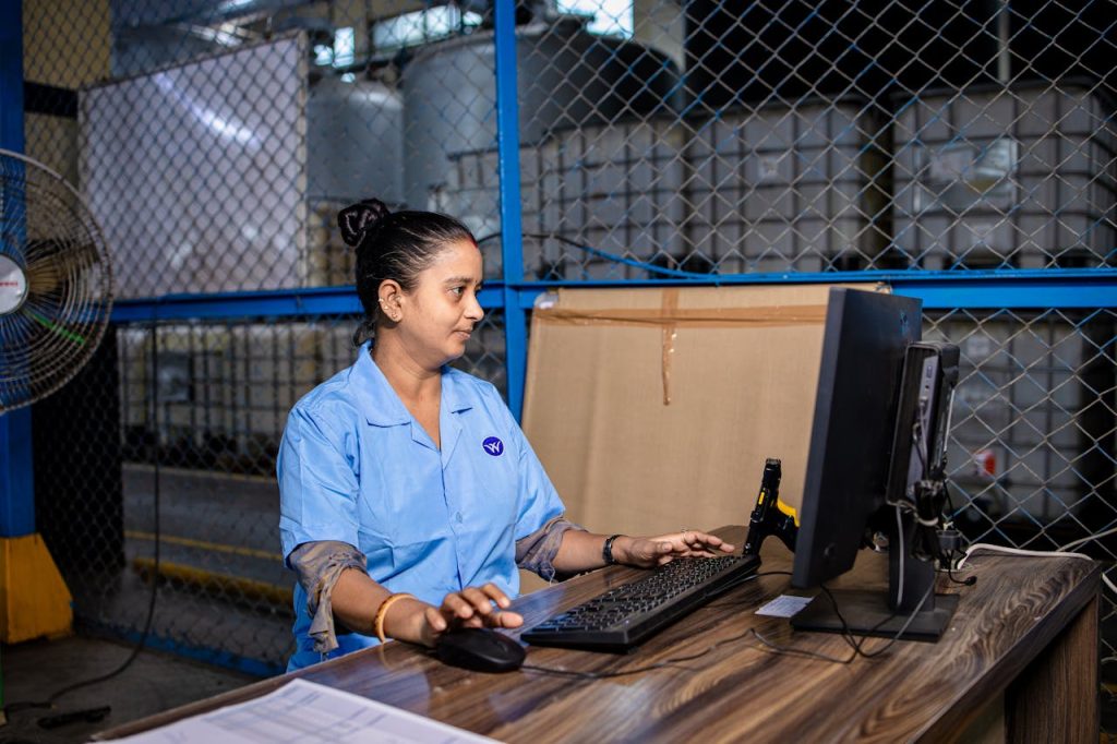 warehouse associate